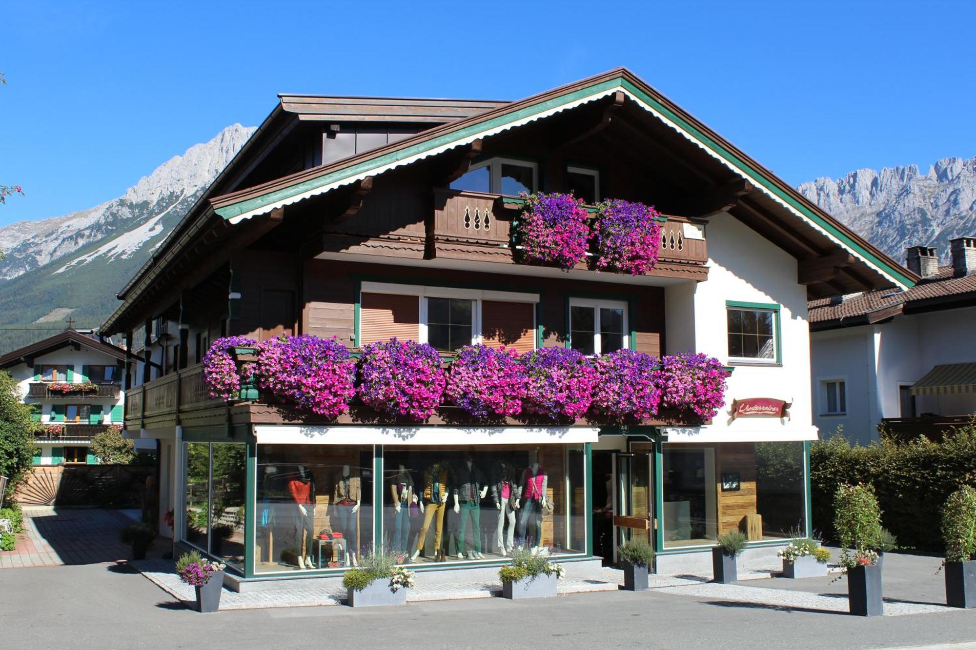 Alpking Hostel エルマウ エクステリア 写真